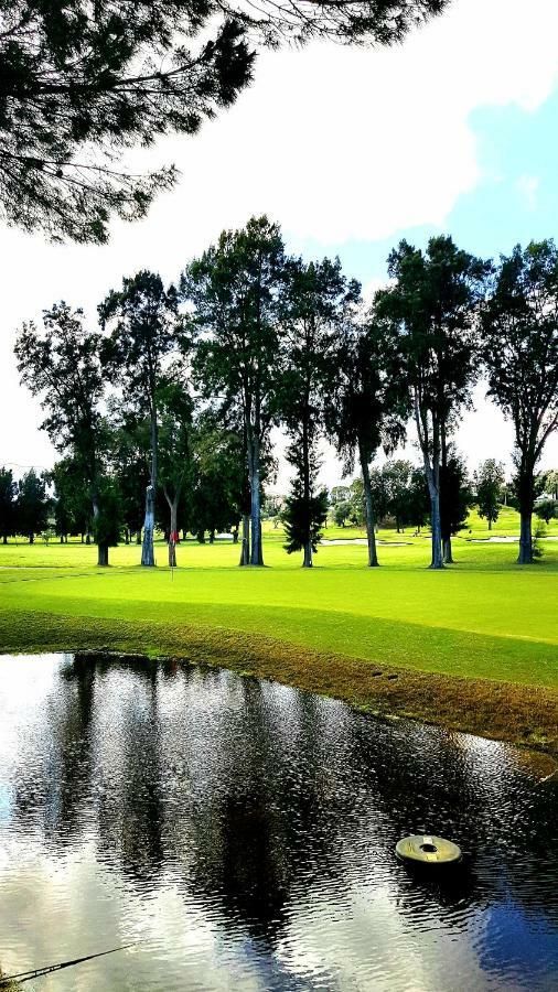 Apartamento Con Vistas Al Campo De Golf Y Piscina Apartment Fuengirola Ngoại thất bức ảnh